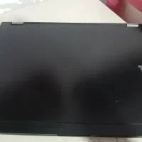 لب تاپ مارک. دل.