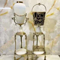 گلدان و سطل کنار سالنی برنز