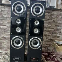 یک جفت اسپیکر خانگی