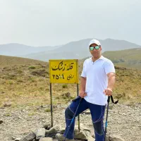 مربی بدنسازی انلاین در خانه و در باشکاه