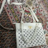 تعدادی کیف زنانه