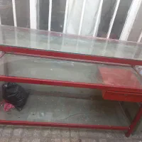 ویترین فلزی محکم