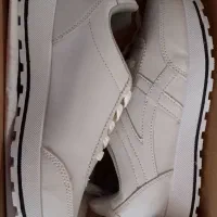 کتونی سفید Asics سایز ۴۰ نو