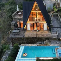 اجاره کلبه سوئیسی ویودار ارتفاع استخر روباز ۴فصل