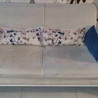 مبل راحتی و میز ناهارخوری