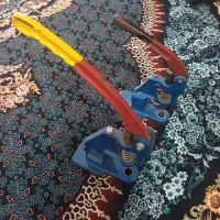 پرس دستی دکمه