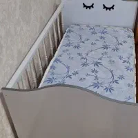 تخت نوزاد کنار تخت مادر