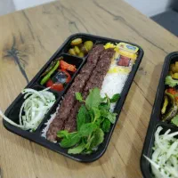 نیازمند یک خانوم برای کار در آشپزخانه تهیه غذا|استخدام خدمات فروشگاه و رستوران|سقز, |دیوار