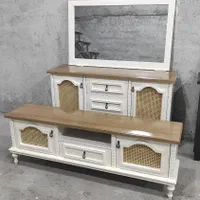 آیینه و کنسول چتری