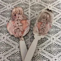 برس و آینه دخترانه