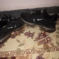 کفش اسپورت و قهوه ساز اسپرسو