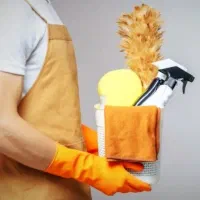 نظافت چی و خدمتکار آقا هستم