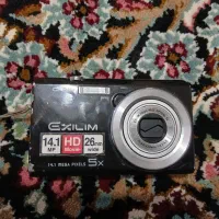 دوربین عکاسی در حد نو