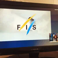 تلویزیون ال سی دی و میز تلویزیون شیشه ای