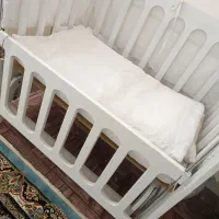 گهواره سالمودر حد نو|تخت و صندلی بچه|ورامین, ورامین|دیوار