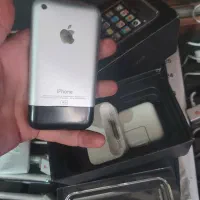 ایفون 2g در حد با لوازم و کارتن
