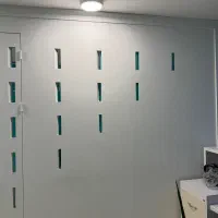 پارتیشن ۸ متری آیینه کاری با دو درب نصب شده روی آن|خدمات پیشه و مهارت|سنندج, |دیوار