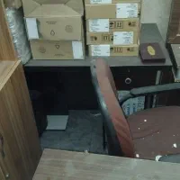 میز تحریر . میز اداری