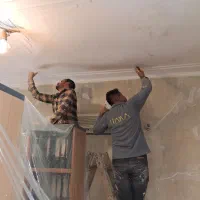 نقاش نقاشی ساختمان