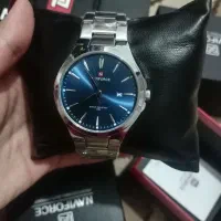 ساعت نو استفاده نشده اصل با کارت ضمانت