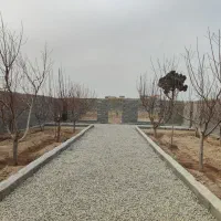 باغ-و-باغچه-305-متری-چسب-محل-گاز-سر-ملک