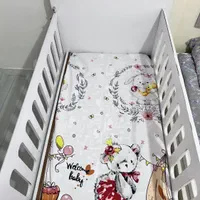 تخت کنار مادر گهواره شو