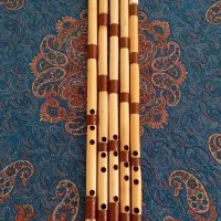 تعدادی ساز نی|سازهای بادی|اصفهان, چرخاب|دیوار