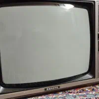 تلویزیون و تلفن قدیمی