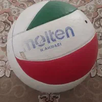 توپ والیبال