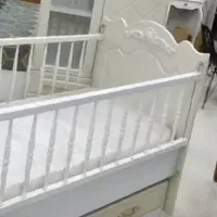 تخت گهواره ای کودک