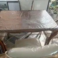 میز ناهار خوری نو. روسی