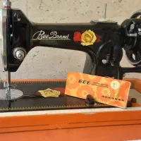 چرخ خیاطی BEE BRaND باقدمت و دفتر چه راهنما
