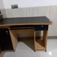 میز و صندلی گردان