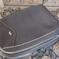 دو مورد چمدان مسافرتی یکی کوچک یکی بزرگ