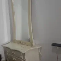 کنسول و ایینه قدی