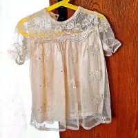 لباس دختربچه ۳تا ۵ساله درحد نو هر کدام ۳۰۰.توافقی|کفش و لباس بچه|یزد, |دیوار