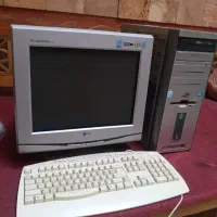 کامپیوتر با همه تجهیزات