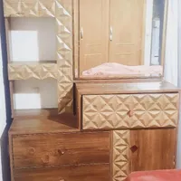 تخت دو نفره و میز آرایشی و تشک فنری
