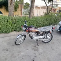 125