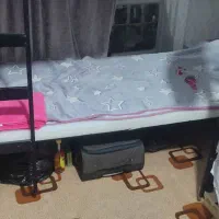 خوابگاه-دخترانه-تخت-پایین