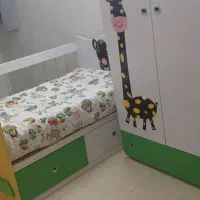 تخت و کمد کودک
