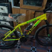 دوچرخه در حد نوع|دوچرخه، اسکیت، اسکوتر|آشخانه, |دیوار