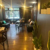 به یک نفر خانم اشنا به امور کافه نیازمندیم