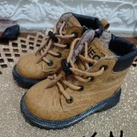 کفش بچه تمیز