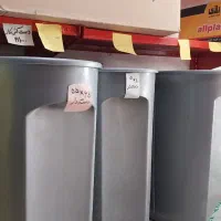 سطل بزرگ پلاستیکی و یه تعداد ظرفهای فریزری|ظروف نگهدارنده، پلاستیکی، یک‌بارمصرف|خمین, |دیوار