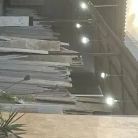 کارگر برشکار سنگ برای سنگ فروشی