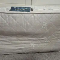 تخت و تشک نوزاد در حد نو....‌تمیز و سالم|تخت و صندلی بچه|رشت, منظریه|دیوار