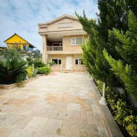 باغ ویلا ۴ خوابه/مدارک حقوقی کامل/قی*مت کل