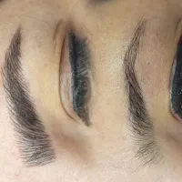 انجام خدمات آرایش دائم در لاین ابرو و لب