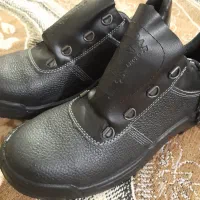 یک جفت کفش کار سایز 41